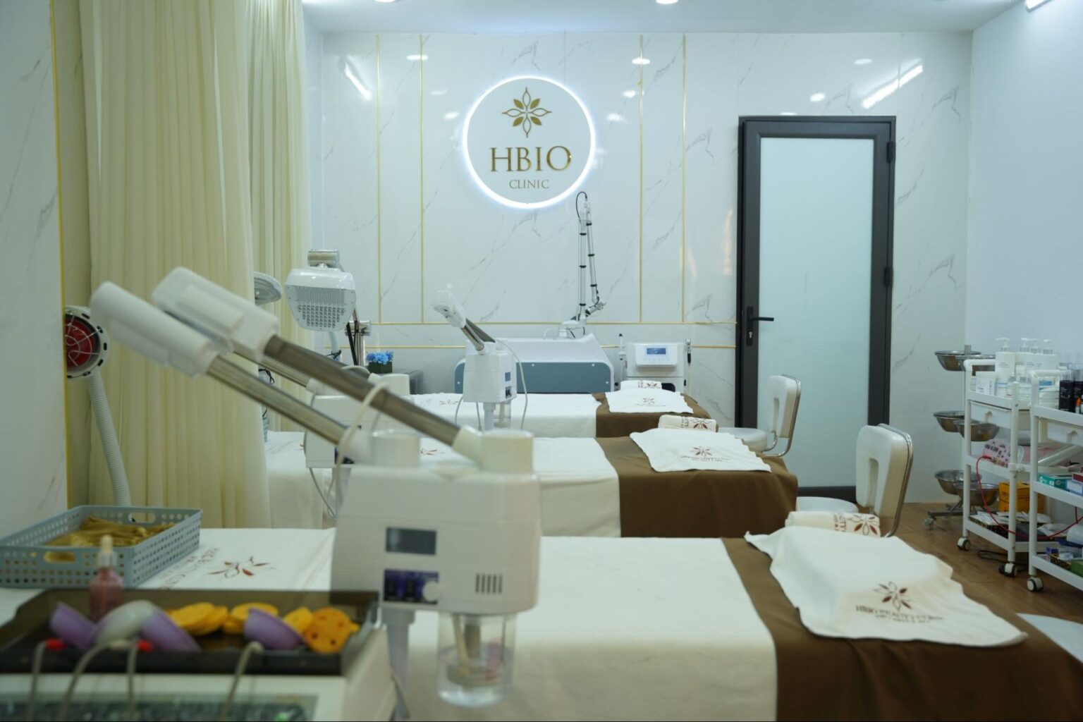 What is lip filler injection? Are lip filler injections painful?
