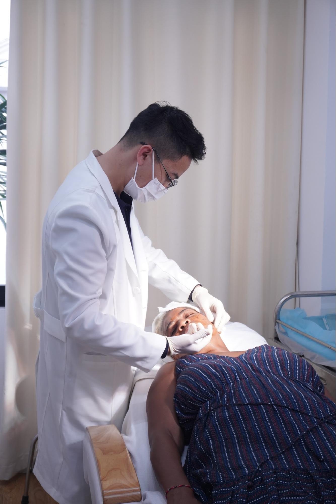 Một số phương khác giúp khuôn mặt thon gọn