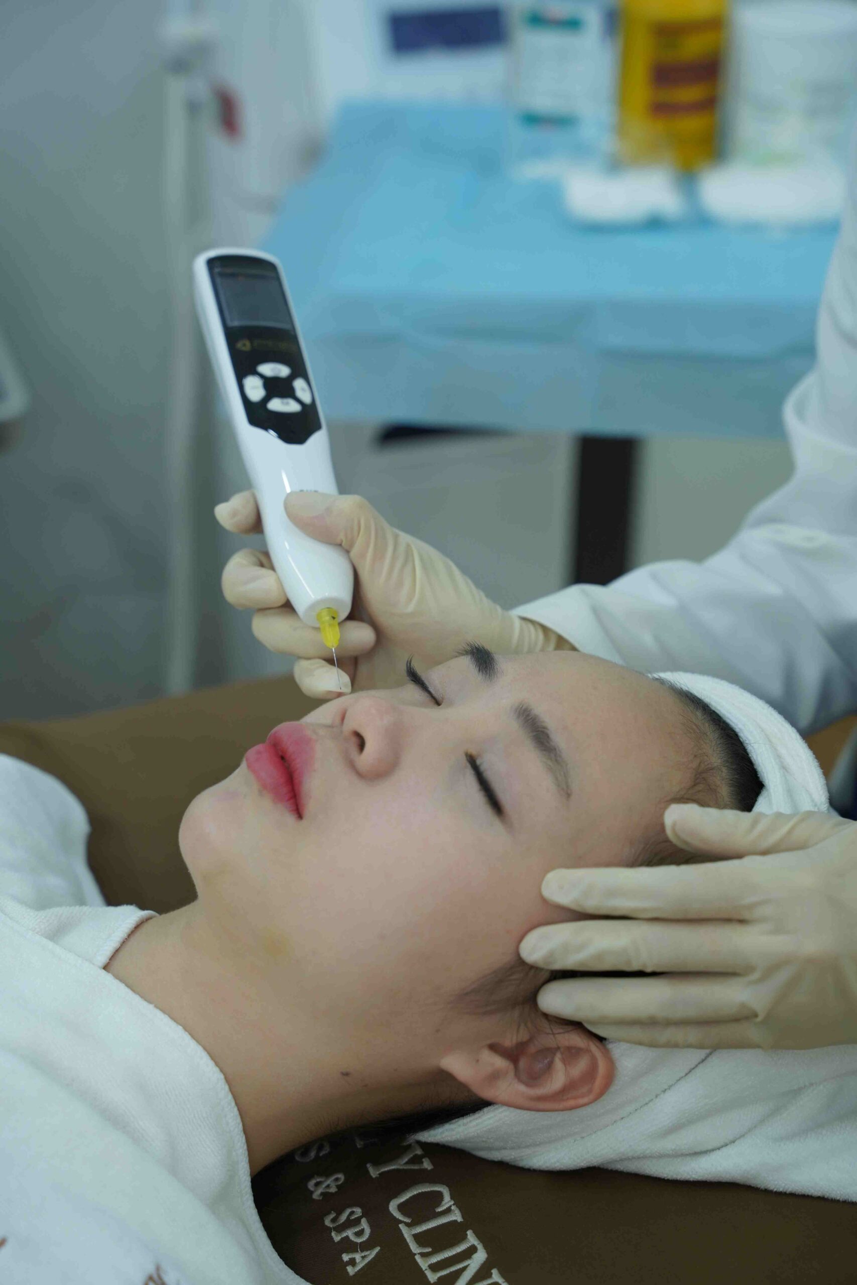 Sát khuẩn và ủ tê 