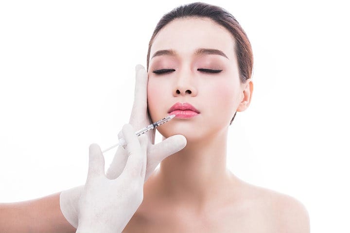 Nên phun môi trước hay tiêm filler trước và môi tiêm filler là gì?