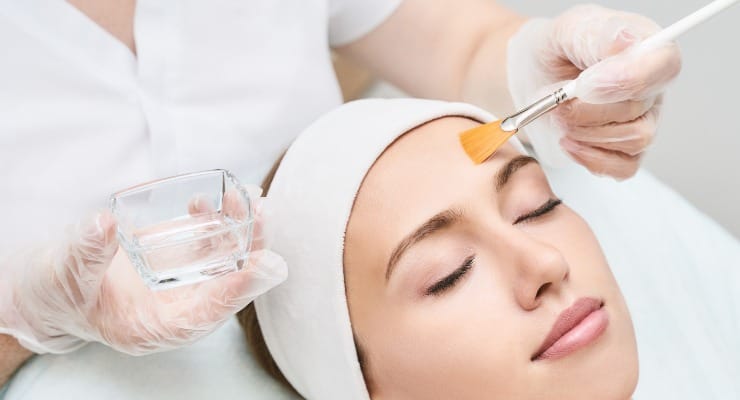 Peel da hóa học giúp tái tạo da, mờ thâm và đều màu hiệu quả