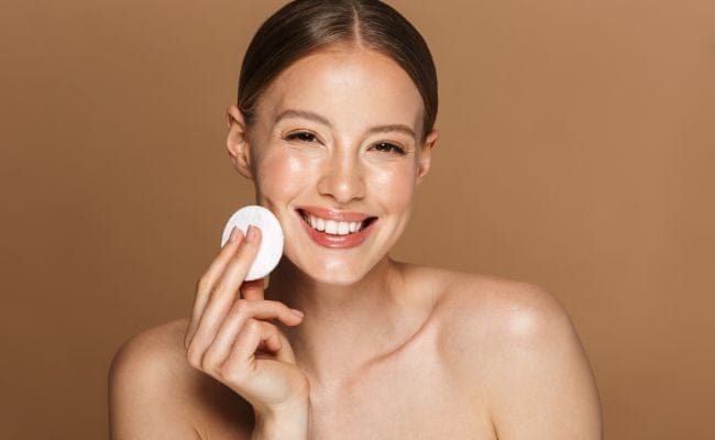 Các bước chăm sóc da dầu mụn chuẩn khoa học