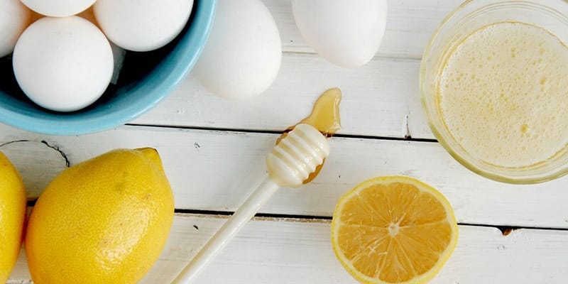 Mặt nạ lòng trắng trứng và nước chanh