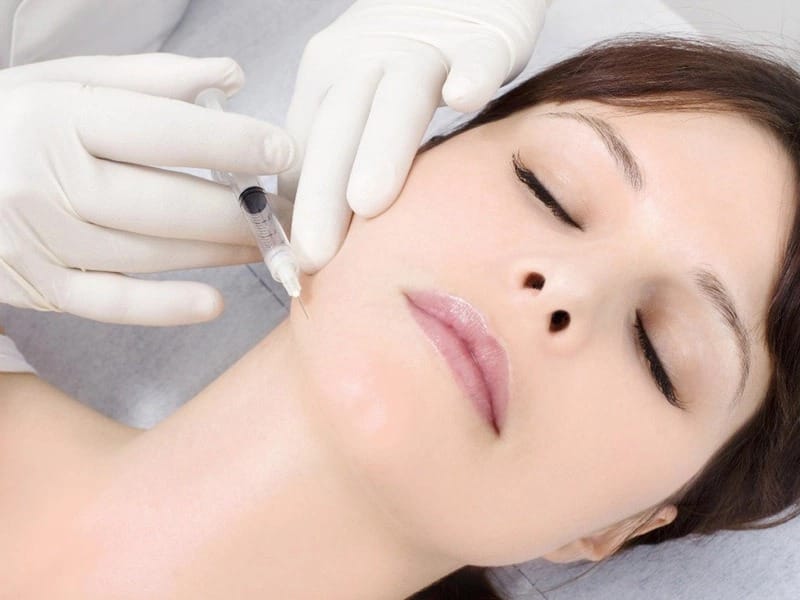 Những rủi ro ngủ nghiêng ngay sau khi tiêm botox