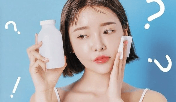 Sử dụng toner để hỗ trợ độ PH và giảm tiết dầu trên da