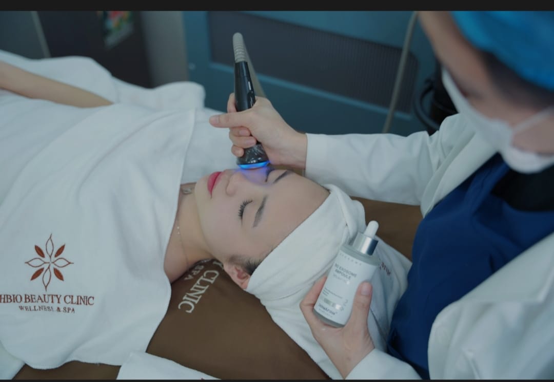 Tiêm Botox xóa nhăn mắt tại Hbio Clinic