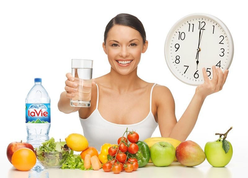 Uống đủ nước và ăn uống lành mạnh