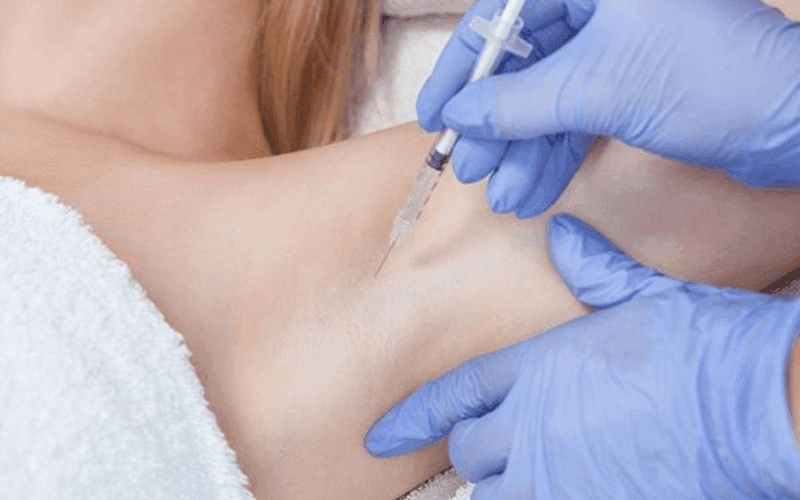 Những người nên hoặc không nên tiêm botox vùng nách