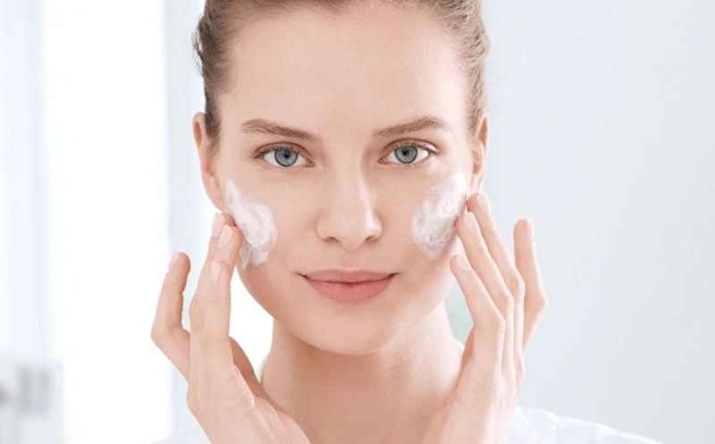 The correct way to wash your face after filler injections
