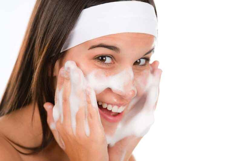 Skincare Tips to Prevent Jawline Acne from Coming Back
