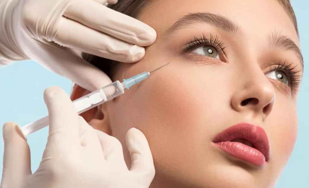 Tiêm botox trẻ hóa vùng mắt