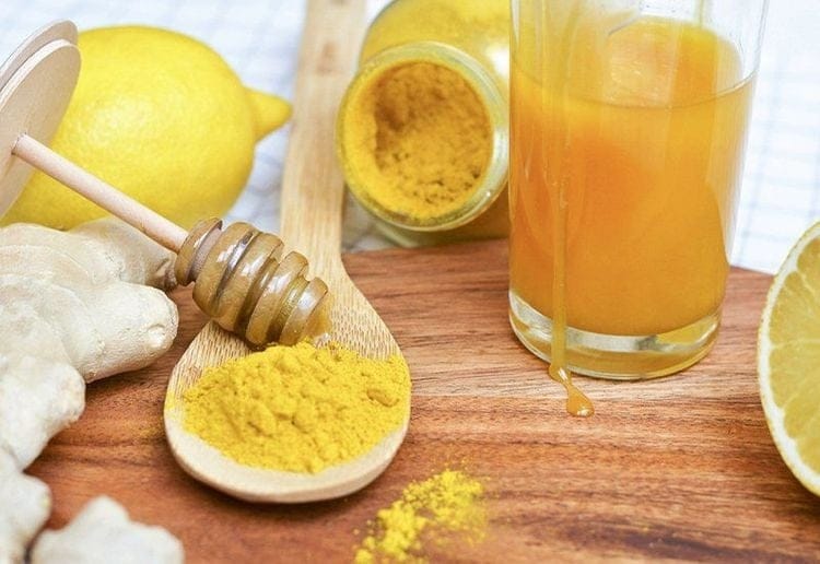 Cách trị thâm mụn lưng tại nhà với nghệ