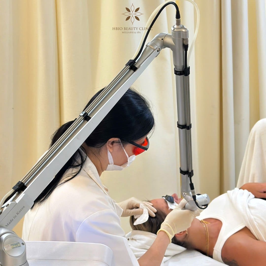 Tái tạo bề mặt da bằng laser giúp kích thích sản sinh collagen