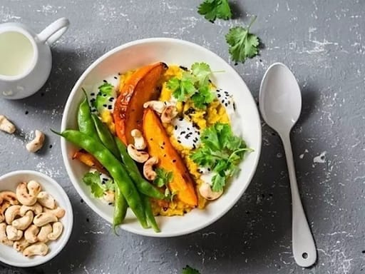 Làm nhỏ mặt bằng cách điều chỉnh chế độ ăn phù hợp