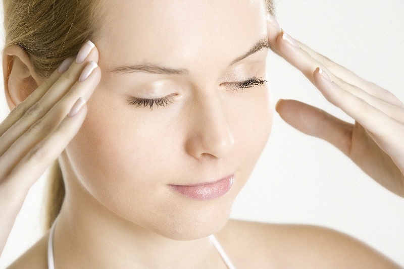 Bài tập huyệt thái dương khắc phục sụp mí