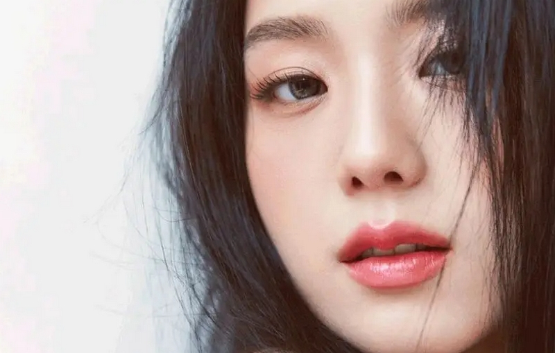 Dáng môi mỏng trái tim