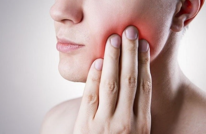 Mỏi hàm sau khi tiêm botox gọn hàm có đáng lo