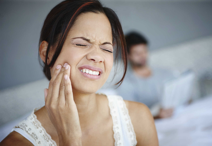 Các yếu tố từ thói quen sinh hoạt có thể làm mỏi khớp hàm