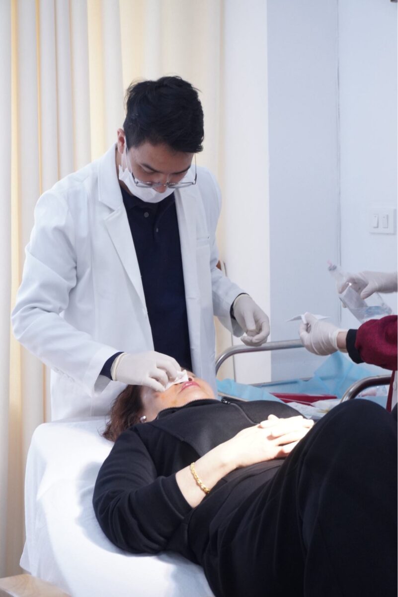 Nâng mũi quá sớm có bị gì không?