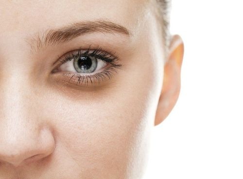 7 Expert-Recommended Ways to Effectively Reduce Dark Circles Under The Eyes