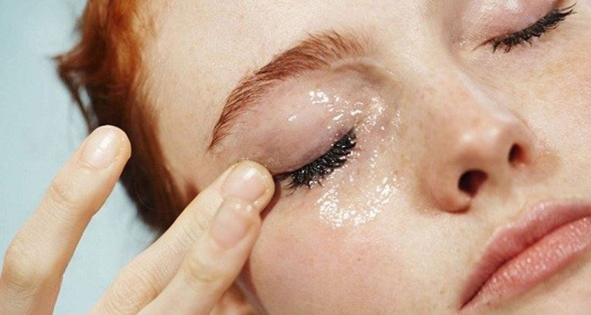 Nhũ hóa dầu tẩy trang là gì và tại sao cần thực hiện?