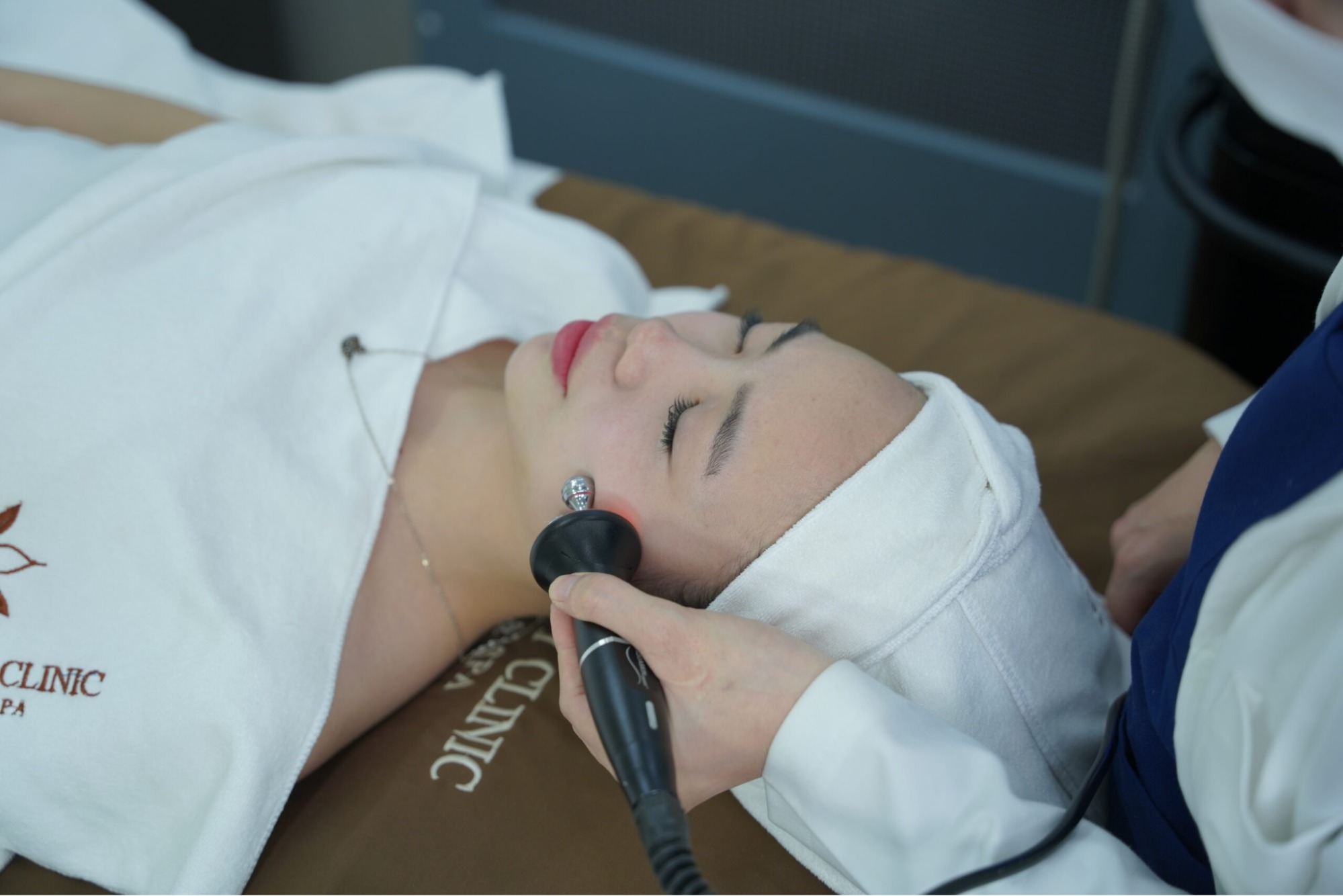 Chăm sóc da chuyên sâu tạo HBIO Clinic
