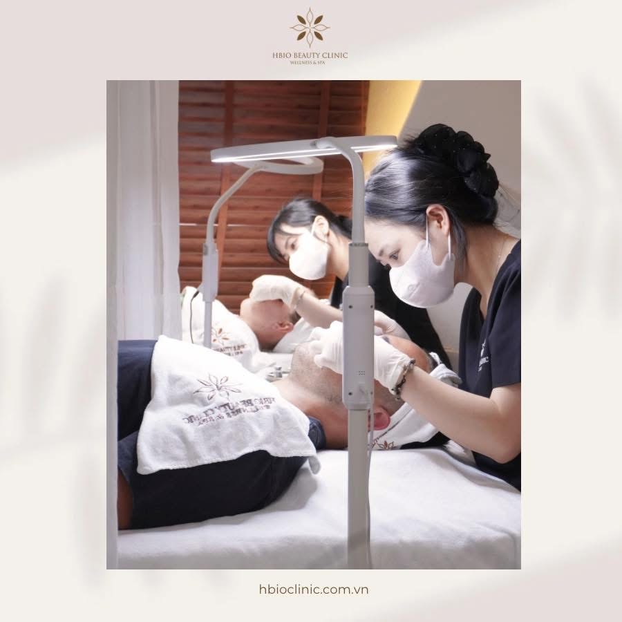 Acne extraction treatment at HBIO Clinic