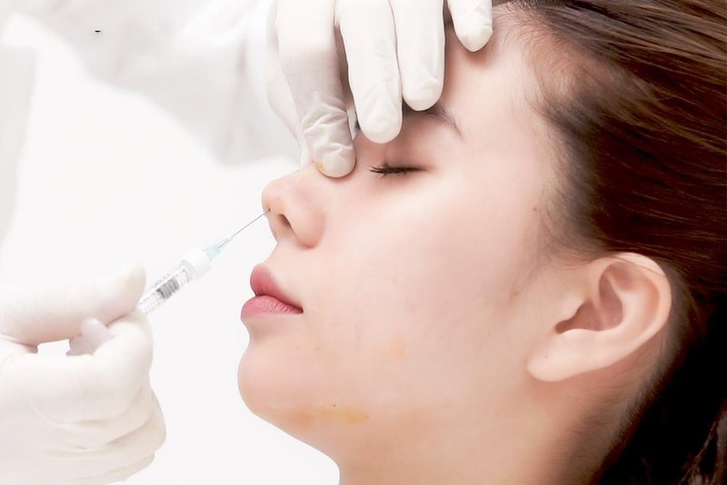 Làm thế nào để phân biệt phản ứng thông thường và biến chứng?