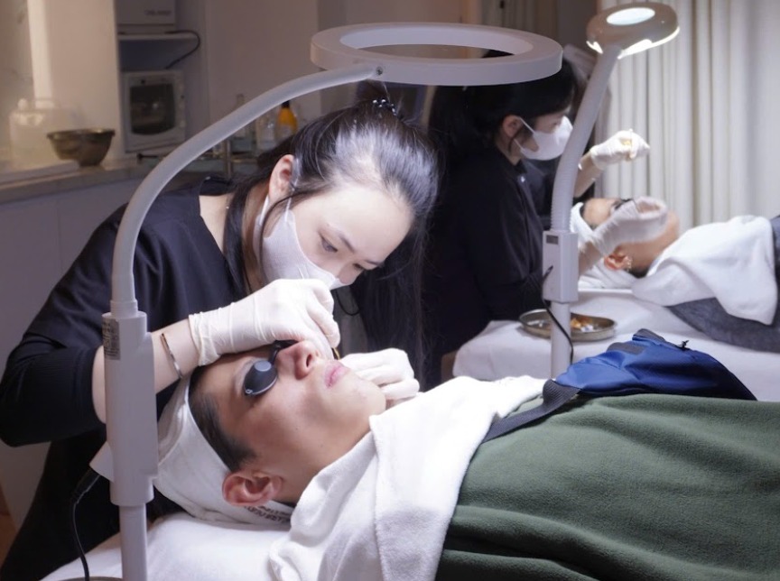 Quy trình lấy nhân mụn an toàn, chuẩn y khoa