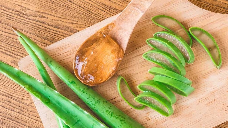 Phục hồi da tổn thương với gel nha đam tươi