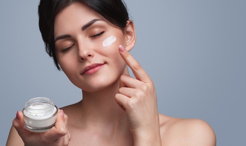 Phục hồi da cháy nắng với sản phẩm chuyên dụng